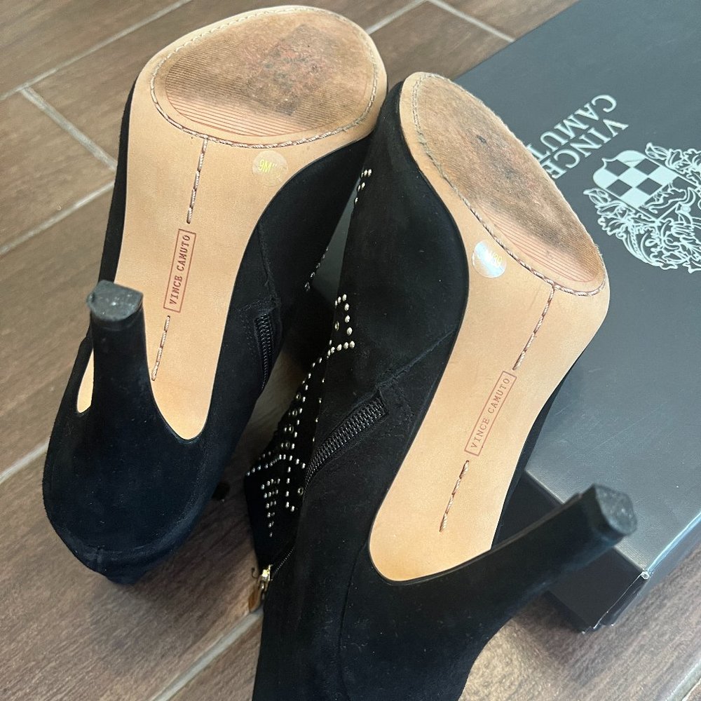 VINCE CAMUTO BOOTIES - Picture 5 of 6